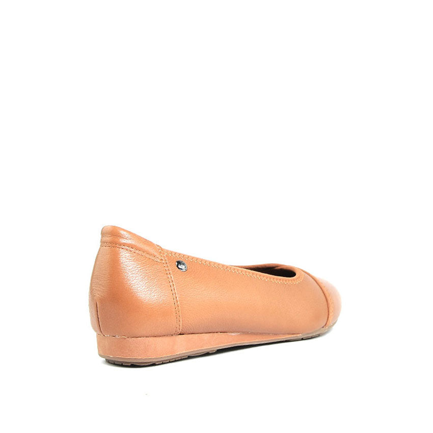 Ebony Vague Toe Cap Women's Shoes - Tan Leather